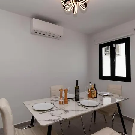 Modern 3 Bedroom With Hot Tub In Вилла *