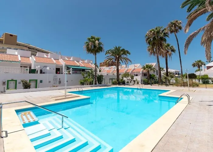 Villa Modern 3 Bedroom With Hot Tub In *