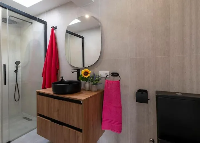 Modern 3 Bedroom With Hot Tub In Villa