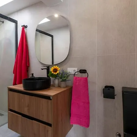 Modern 3 Bedroom With Hot Tub In Villa