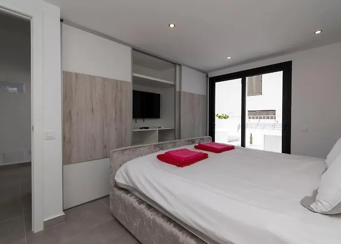 Willa Modern 3 Bedroom With Hot Tub In Costa Adeje (Tenerife)