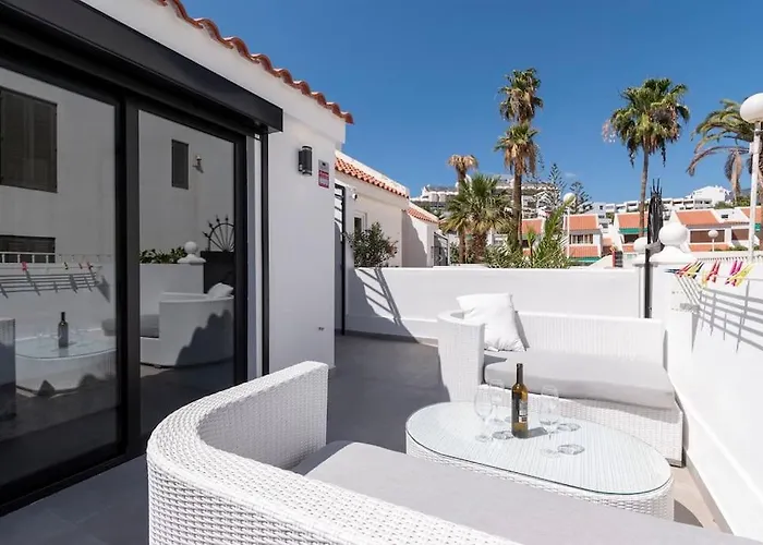 Modern 3 Bedroom With Hot Tub In Villa